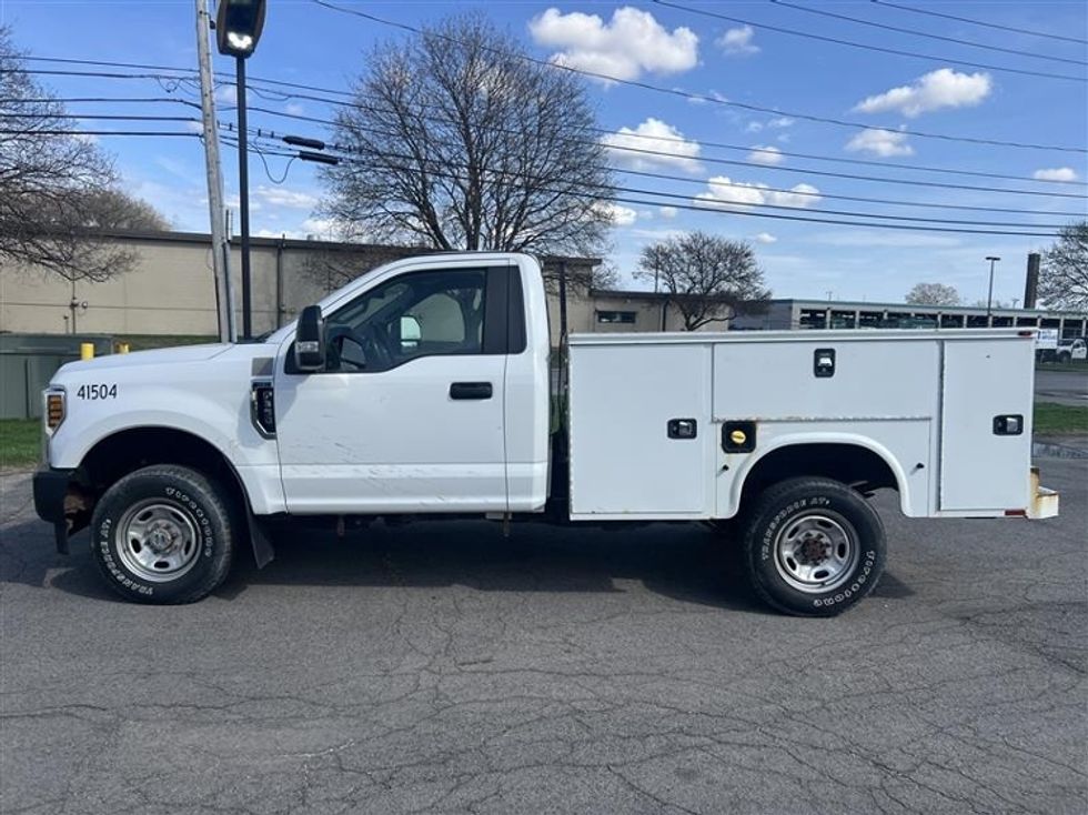 Utility Truck-Specialized Equipment-Ford-2019-F350-Rochester-NY-135,972\n\t\tmiles-$ 30,000 - Image 4