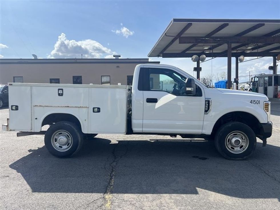 Utility Truck-Specialized Equipment-Ford-2019-F350-Rochester-NY-145,629\n\t\tmiles-$ 30,250 - Image 11