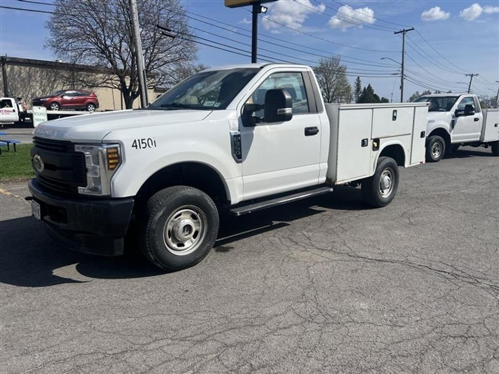 Utility Truck-Specialized Equipment-Ford-2019-F350-Rochester-NY-145,629\n\t\tmiles-$ 30,250 - Image 2