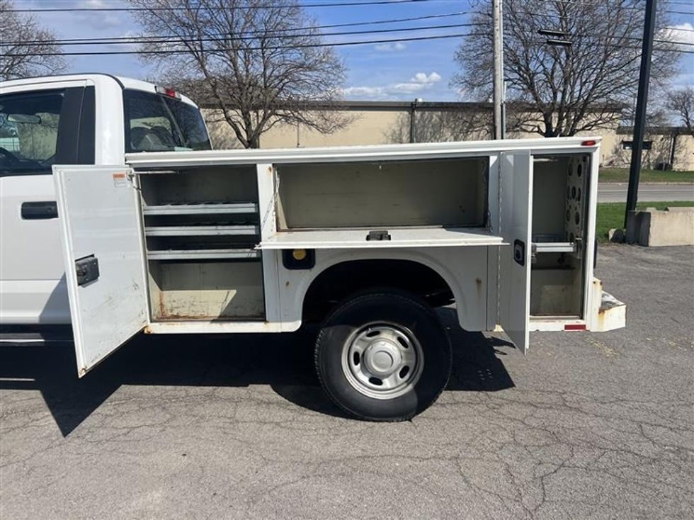 Utility Truck-Specialized Equipment-Ford-2019-F350-Rochester-NY-145,629\n\t\tmiles-$ 30,250 - Image 21