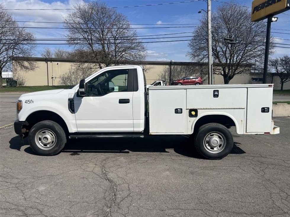 Utility Truck-Specialized Equipment-Ford-2019-F350-Rochester-NY-145,629\n\t\tmiles-$ 30,250 - Image 3