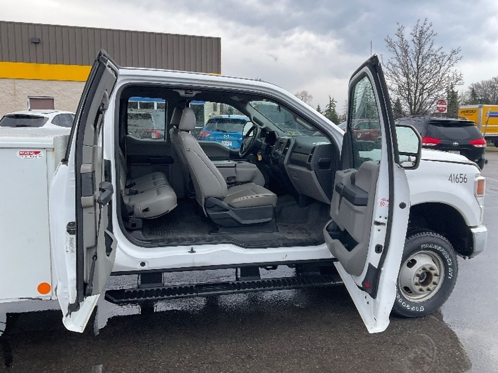 Utility Truck-Specialized Equipment-Ford-2020-F350-Rochester-NY-128,837\n\t\tmiles-$ 31,250 - Image 20