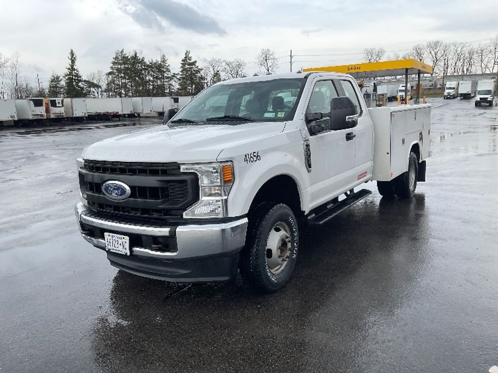 Utility Truck-Specialized Equipment-Ford-2020-F350-Rochester-NY-128,837\n\t\tmiles-$ 31,250 - Image 3