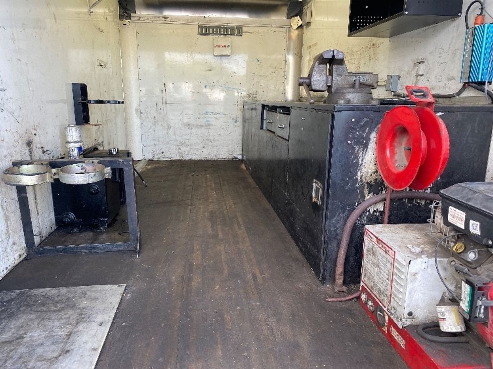 Utility Truck-Specialized Equipment-GMC-2017-G33903-York-PA-175,598\n\t\tmiles-$ 9,000 - Image 10