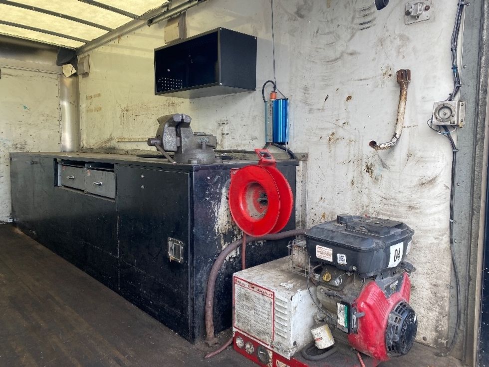 Utility Truck-Specialized Equipment-GMC-2017-G33903-York-PA-175,598\n\t\tmiles-$ 9,000 - Image 12