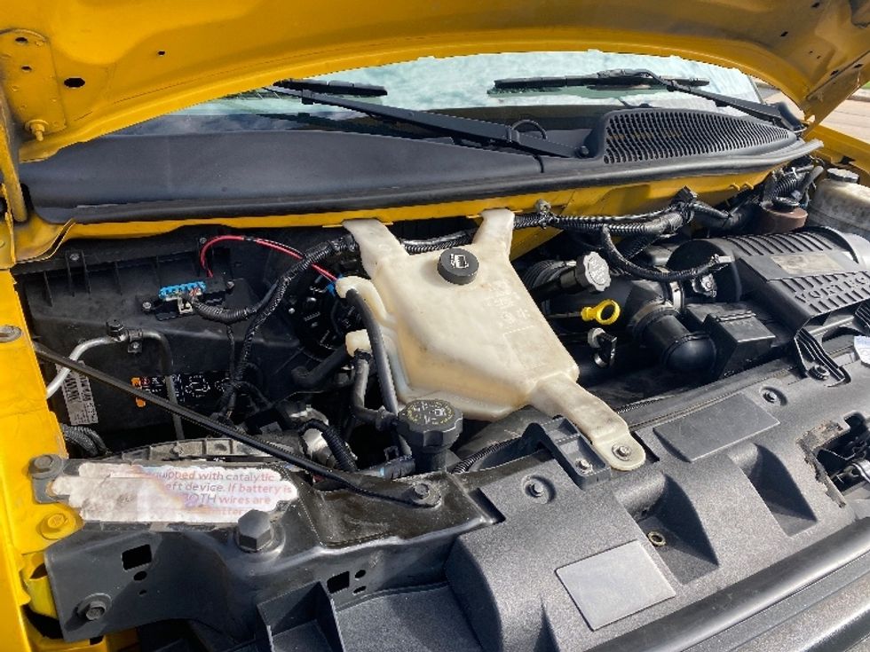 Utility Truck-Specialized Equipment-GMC-2017-G33903-York-PA-175,598\n\t\tmiles-$ 9,000 - Image 23