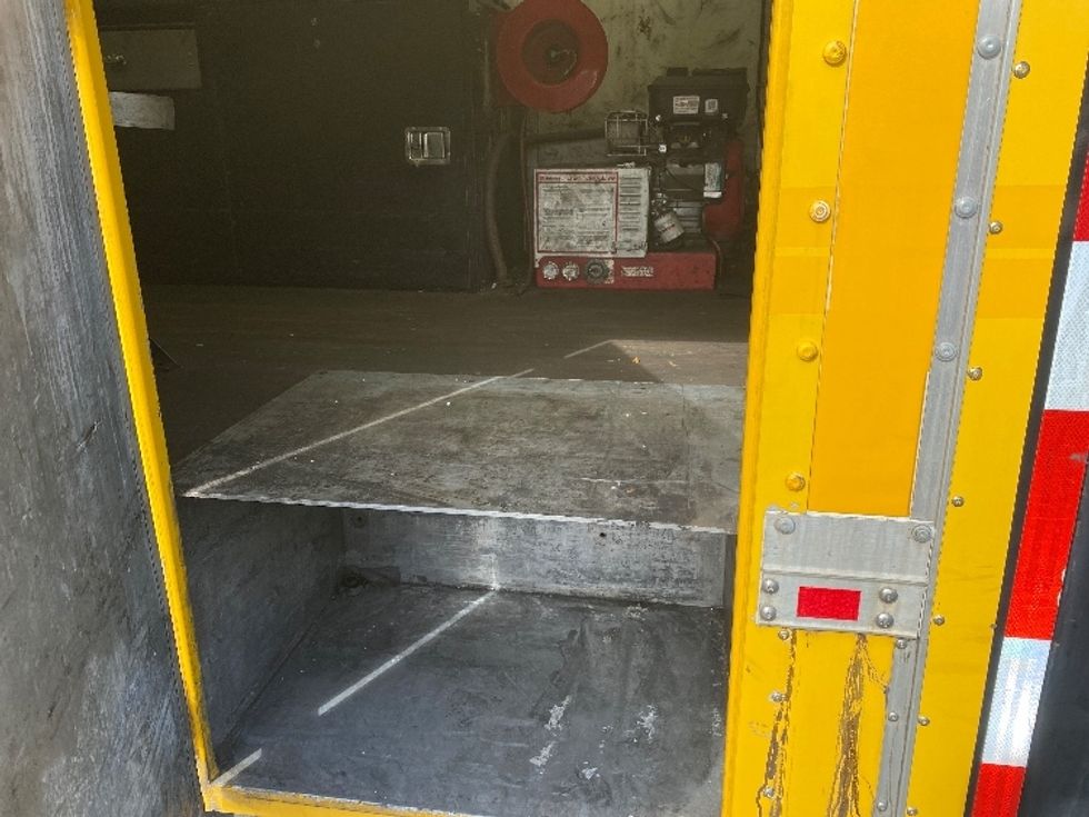 Utility Truck-Specialized Equipment-GMC-2017-G33903-York-PA-175,598\n\t\tmiles-$ 9,000 - Image 25
