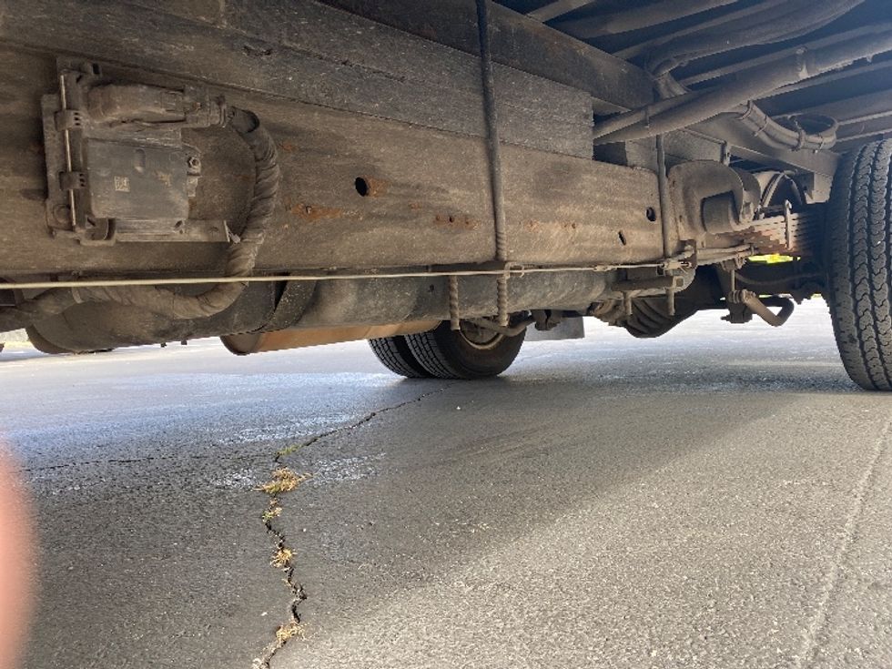 Utility Truck-Specialized Equipment-GMC-2017-G33903-York-PA-175,598\n\t\tmiles-$ 9,000 - Image 5