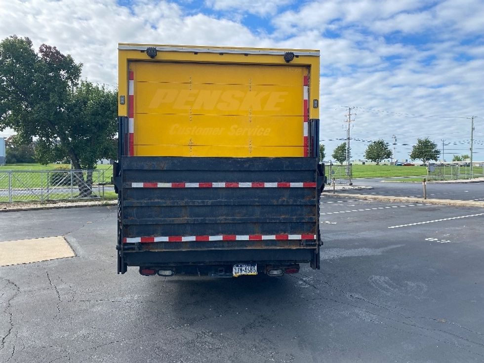 Utility Truck-Specialized Equipment-GMC-2017-G33903-York-PA-175,598\n\t\tmiles-$ 9,000 - Image 7