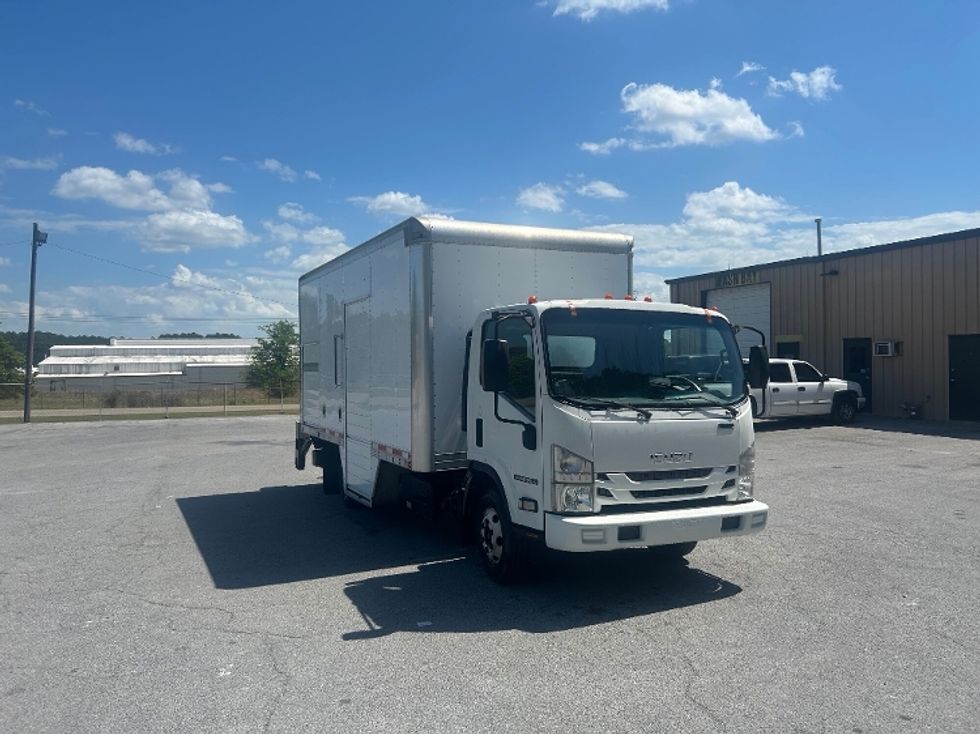 Utility Truck-Specialized Equipment-Isuzu-2018-NPR-Gadsden-AL-135,708\n\t\tmiles-$ 34,500 - Image 1