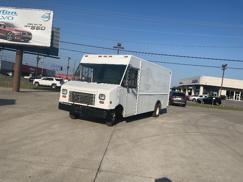 Walk-in Van (Step Van)-Light and Medium Duty Trucks-Ford-2006-E450-Knoxville-TN-168,782\n\t\tmiles-$ 8,500 - Image 3