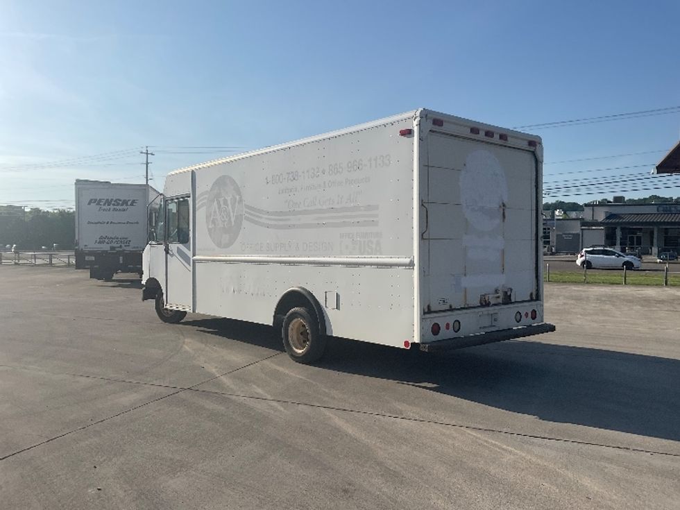 Walk-in Van (Step Van)-Light and Medium Duty Trucks-Ford-2006-E450-Knoxville-TN-168,782\n\t\tmiles-$ 8,500 - Image 5