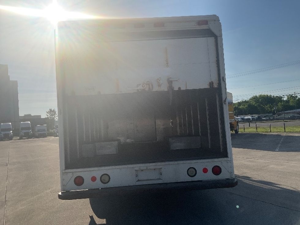 Walk-in Van (Step Van)-Light and Medium Duty Trucks-Ford-2006-E450-Knoxville-TN-168,782\n\t\tmiles-$ 8,500 - Image 7