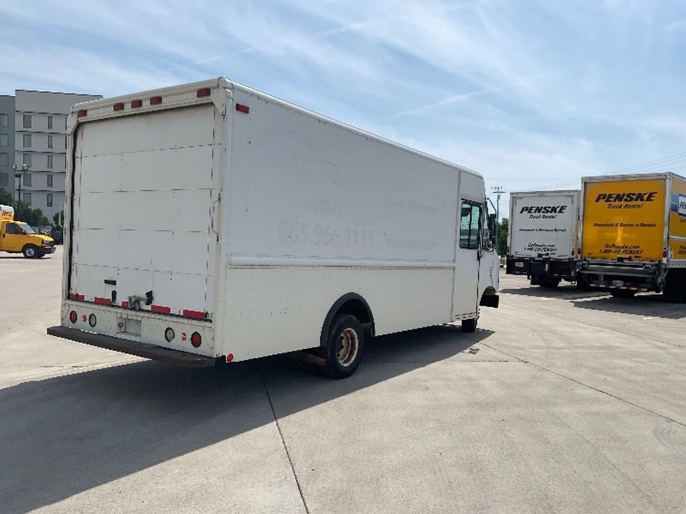 Walk-in Van (Step Van)-Light and Medium Duty Trucks-Ford-2006-E450-Knoxville-TN-472,385\n\t\tmiles-$ 7,000 - Image 10