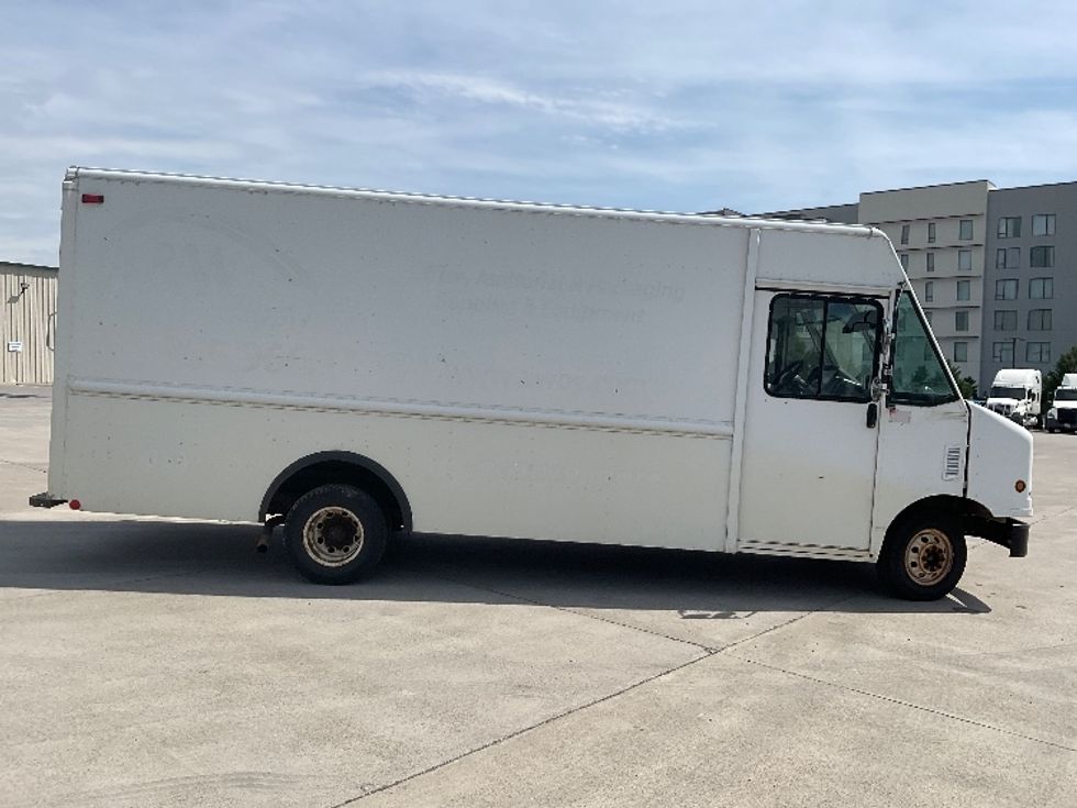 Walk-in Van (Step Van)-Light and Medium Duty Trucks-Ford-2006-E450-Knoxville-TN-472,385\n\t\tmiles-$ 7,000 - Image 11