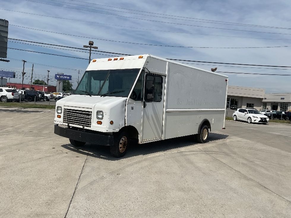 Walk-in Van (Step Van)-Light and Medium Duty Trucks-Ford-2006-E450-Knoxville-TN-472,385\n\t\tmiles-$ 7,000 - Image 3