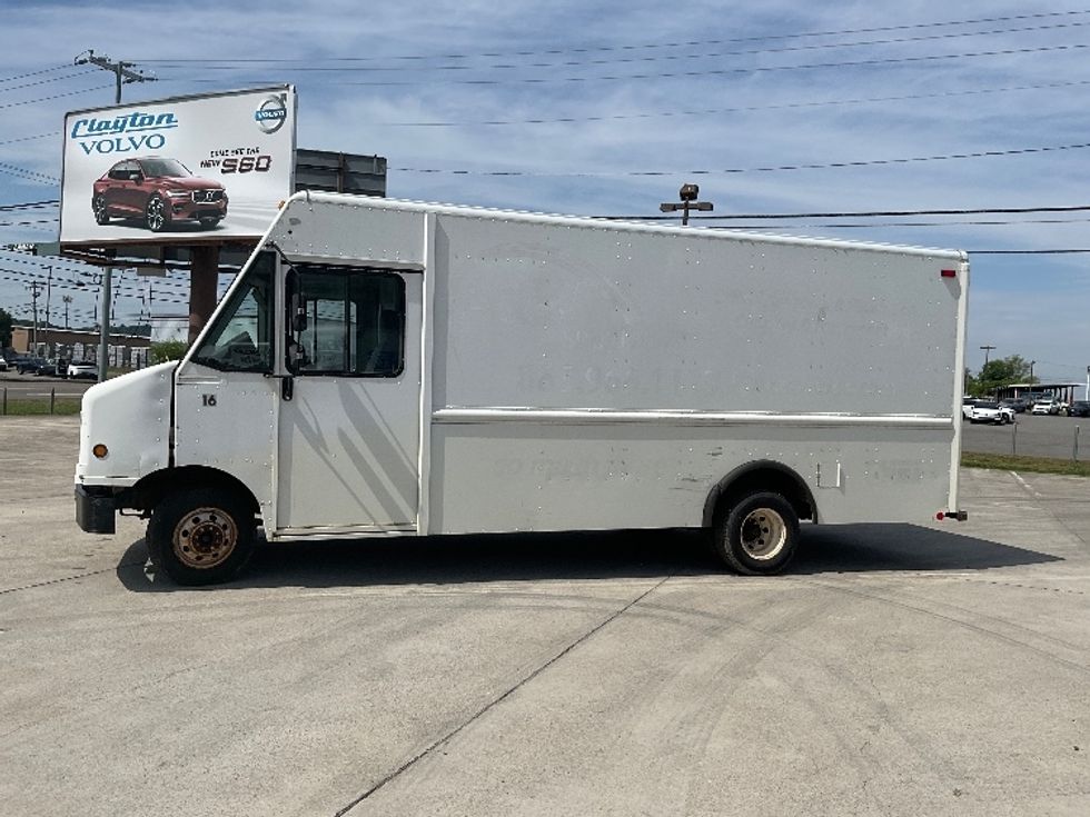 Walk-in Van (Step Van)-Light and Medium Duty Trucks-Ford-2006-E450-Knoxville-TN-472,385\n\t\tmiles-$ 7,000 - Image 4