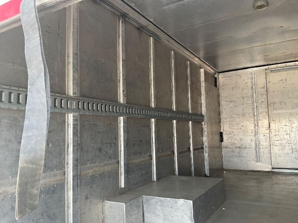 Walk-in Van (Step Van)-Light and Medium Duty Trucks-Ford-2006-E450-Knoxville-TN-472,385\n\t\tmiles-$ 7,000 - Image 8