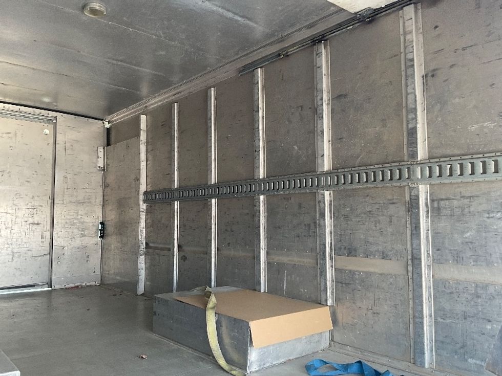 Walk-in Van (Step Van)-Light and Medium Duty Trucks-Ford-2006-E450-Knoxville-TN-472,385\n\t\tmiles-$ 7,000 - Image 9