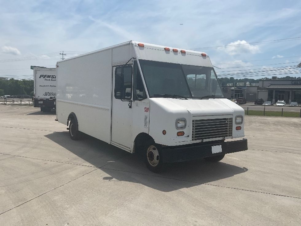 Walk-in Van (Step Van)-Light and Medium Duty Trucks-Ford-2006-E450-Knoxville-TN-485,530\n\t\tmiles-$ 7,000 - Image 1