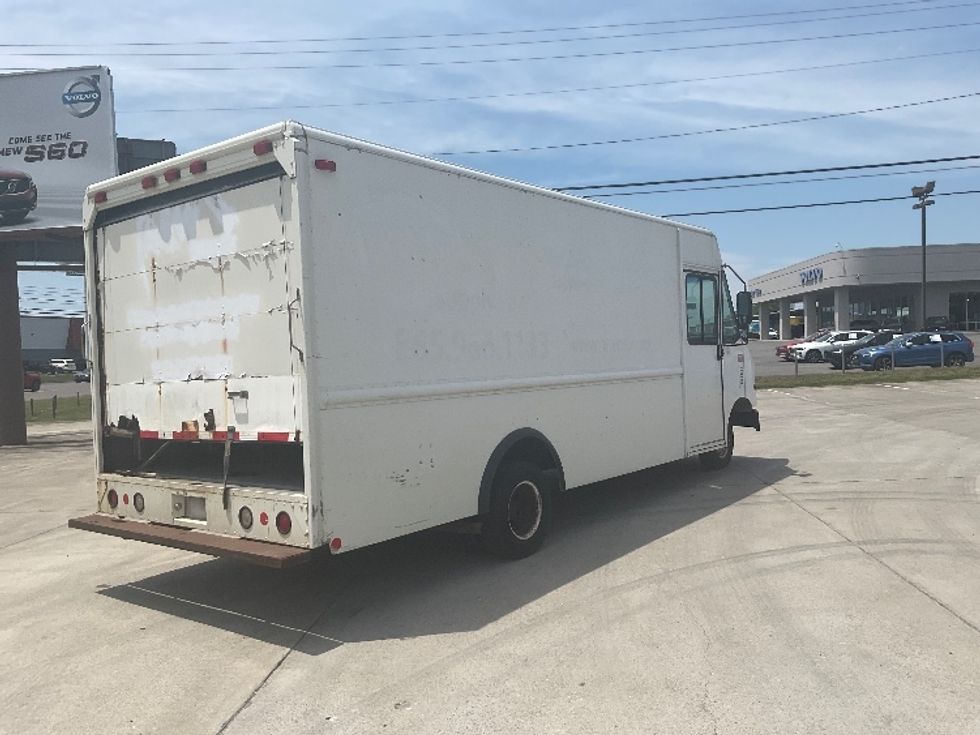Walk-in Van (Step Van)-Light and Medium Duty Trucks-Ford-2006-E450-Knoxville-TN-485,530\n\t\tmiles-$ 7,000 - Image 7