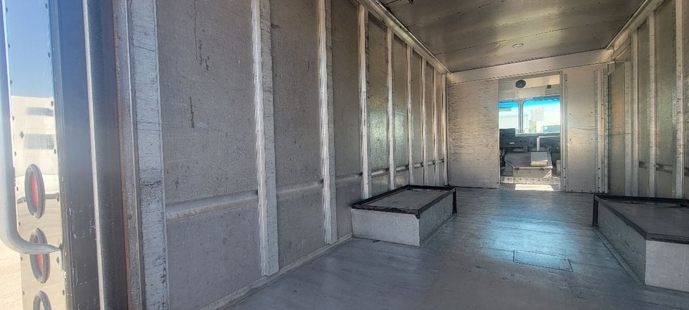 Walk-in Van (Step Van)-Light and Medium Duty Trucks-Ford-2019-E350-Middlefield-OH-129,816\n\t\tmiles-$ 17,000 - Image 10