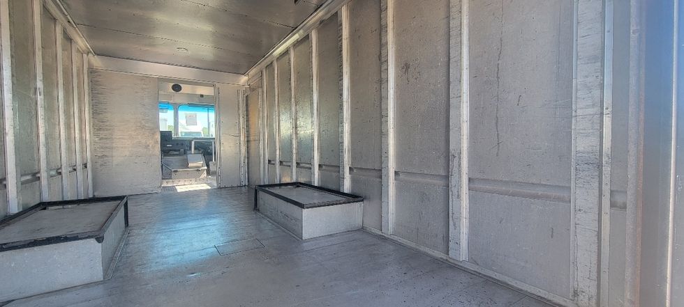 Walk-in Van (Step Van)-Light and Medium Duty Trucks-Ford-2019-E350-Middlefield-OH-129,816\n\t\tmiles-$ 17,000 - Image 11