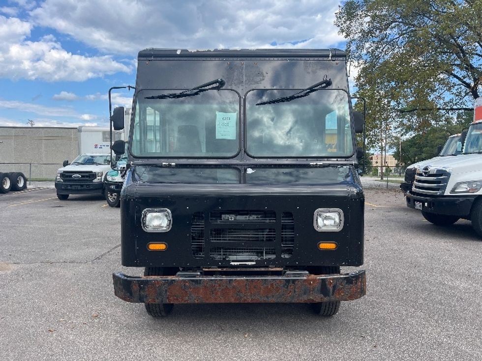 Walk-in Van (Step Van)-Light and Medium Duty Trucks-Ford-2019-E350-Middlefield-OH-133,704\n\t\tmiles-$ 16,000 - Image 2