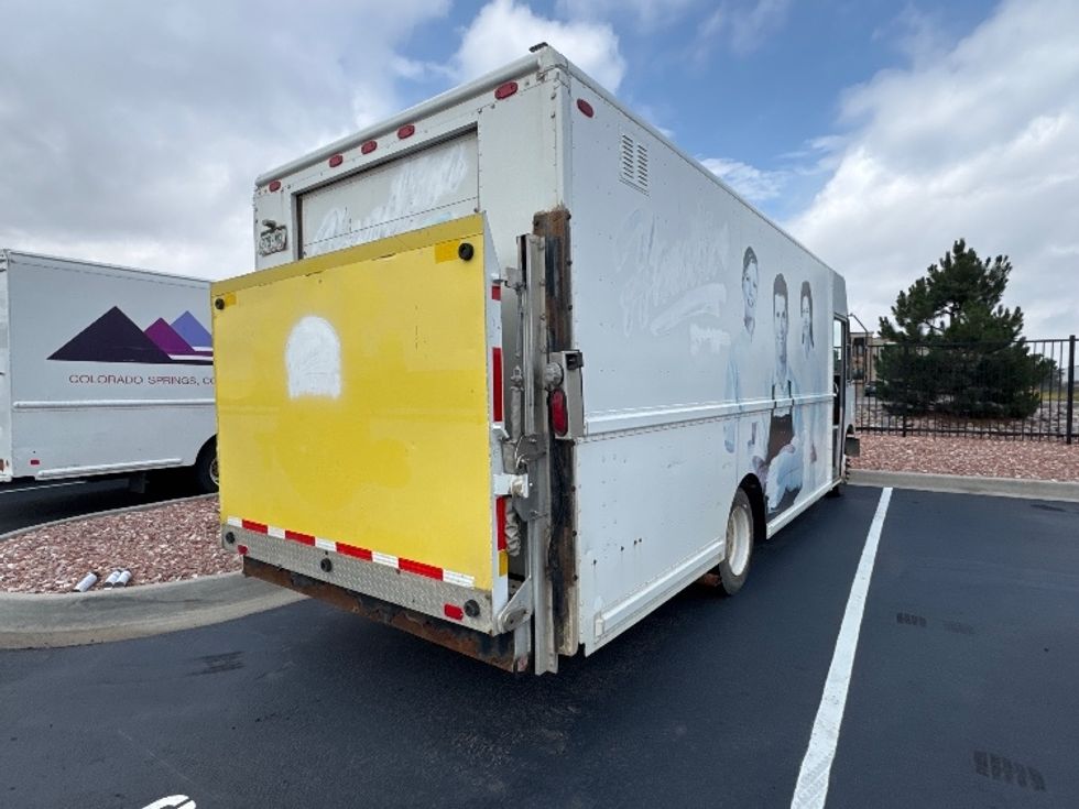 Walk-in Van (Step Van)-Light and Medium Duty Trucks-Freightliner-2005-MT45-Aurora-CO-200,000\n\t\tmiles-$ 6,000 - Image 1