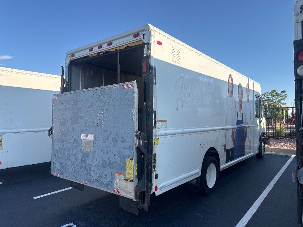 Walk-in Van (Step Van)-Light and Medium Duty Trucks-Freightliner-2006-MT45-Aurora-CO-200,000\n\t\tmiles-$ 13,500 - Image 4