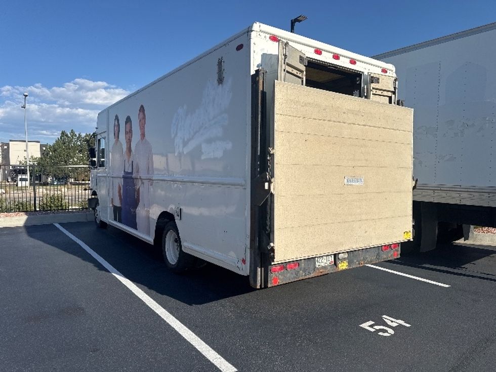 Walk-in Van (Step Van)-Light and Medium Duty Trucks-Freightliner-2008-MT45-Aurora-CO-181,818\n\t\tmiles-$ 13,500 - Image 3