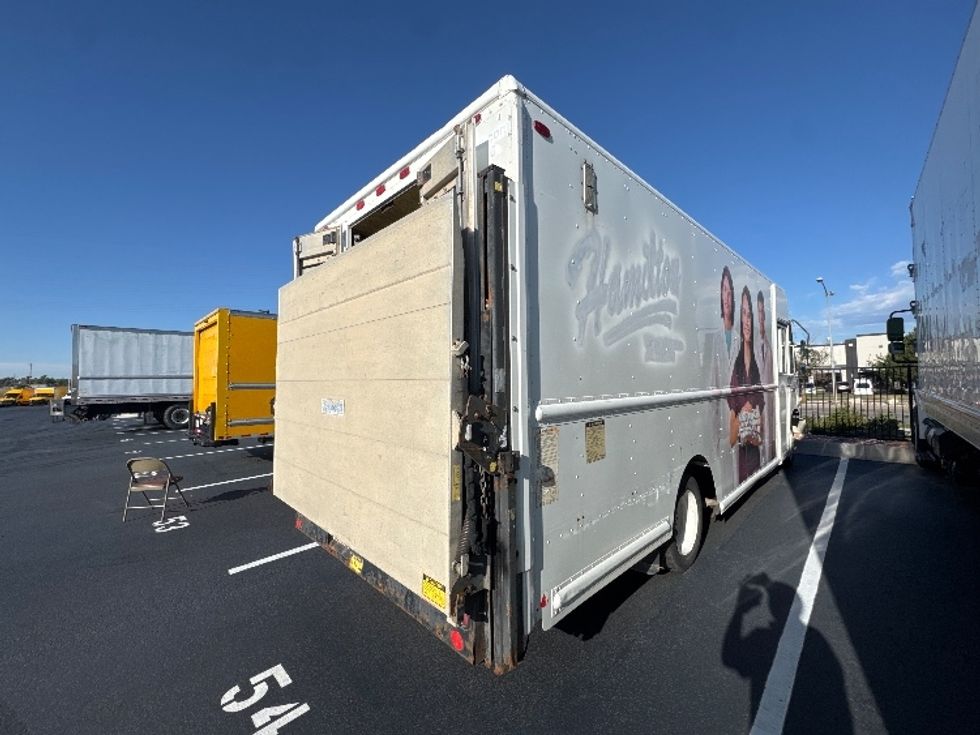 Walk-in Van (Step Van)-Light and Medium Duty Trucks-Freightliner-2008-MT45-Aurora-CO-181,818\n\t\tmiles-$ 13,500 - Image 4