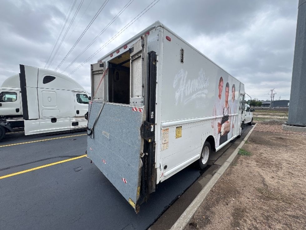 Walk-in Van (Step Van)-Light and Medium Duty Trucks-Freightliner-2008-MT45-Aurora-CO-200,000\n\t\tmiles-$ 6,000 - Image 4