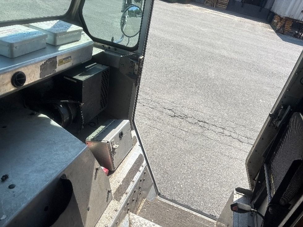 Walk-in Van (Step Van)-Light and Medium Duty Trucks-Freightliner-2008-MT45-Londonderry-NH-125,098\n\t\tmiles-$ 23,500 - Image 18