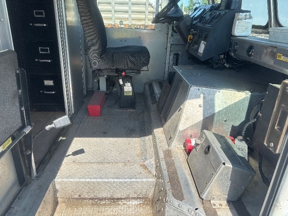 Walk-in Van (Step Van)-Light and Medium Duty Trucks-Freightliner-2008-MT45-Londonderry-NH-125,098\n\t\tmiles-$ 23,500 - Image 21