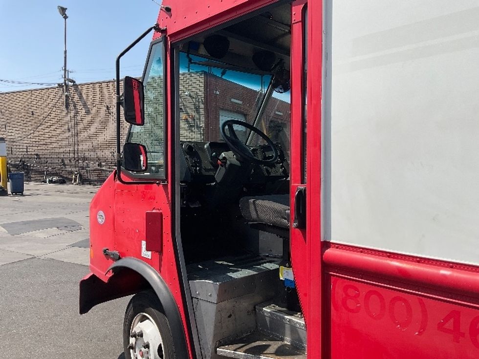 Walk-in Van (Step Van)-Light and Medium Duty Trucks-Freightliner-2016-MT45-Torrance-CA-158,723\n\t\tmiles-$ 38,750 - Image 16