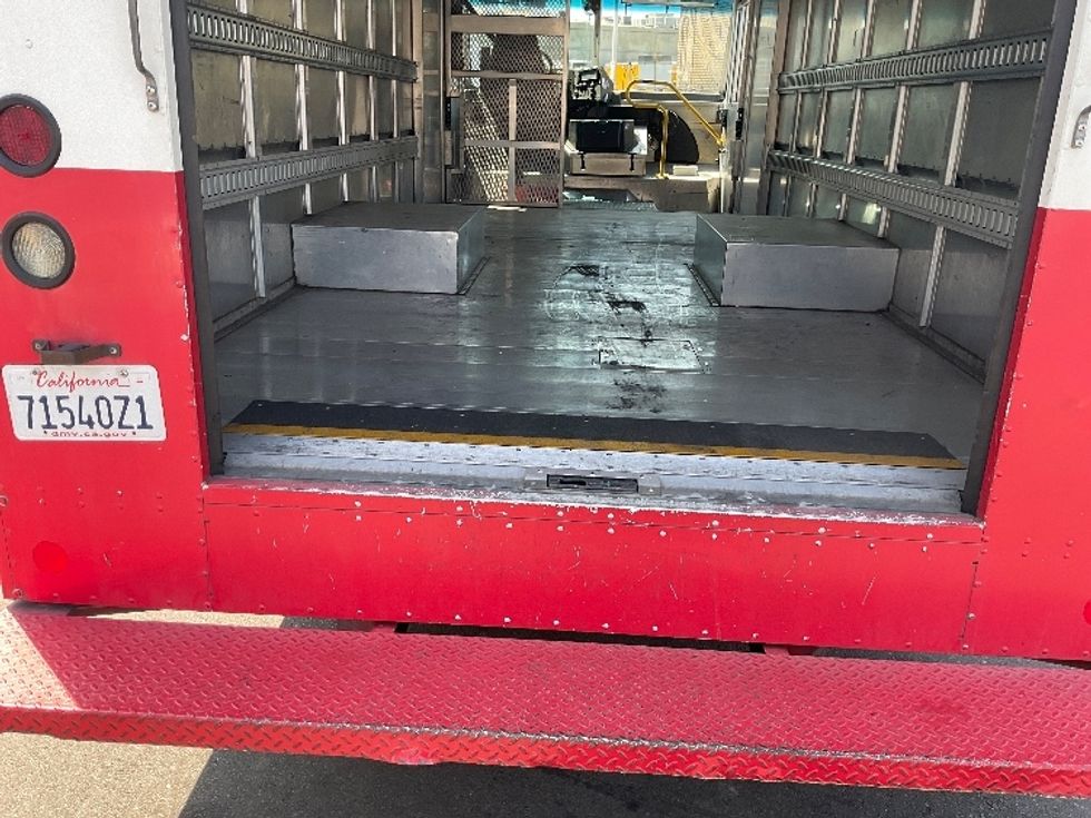 Walk-in Van (Step Van)-Light and Medium Duty Trucks-Freightliner-2016-MT45-Torrance-CA-158,723\n\t\tmiles-$ 38,750 - Image 9