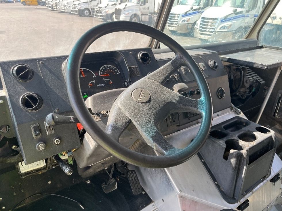 Walk-in Van (Step Van)-Light and Medium Duty Trucks-Freightliner-2017-MT45-El Paso-TX-171,198\n\t\tmiles-$ 43,000 - Image 17