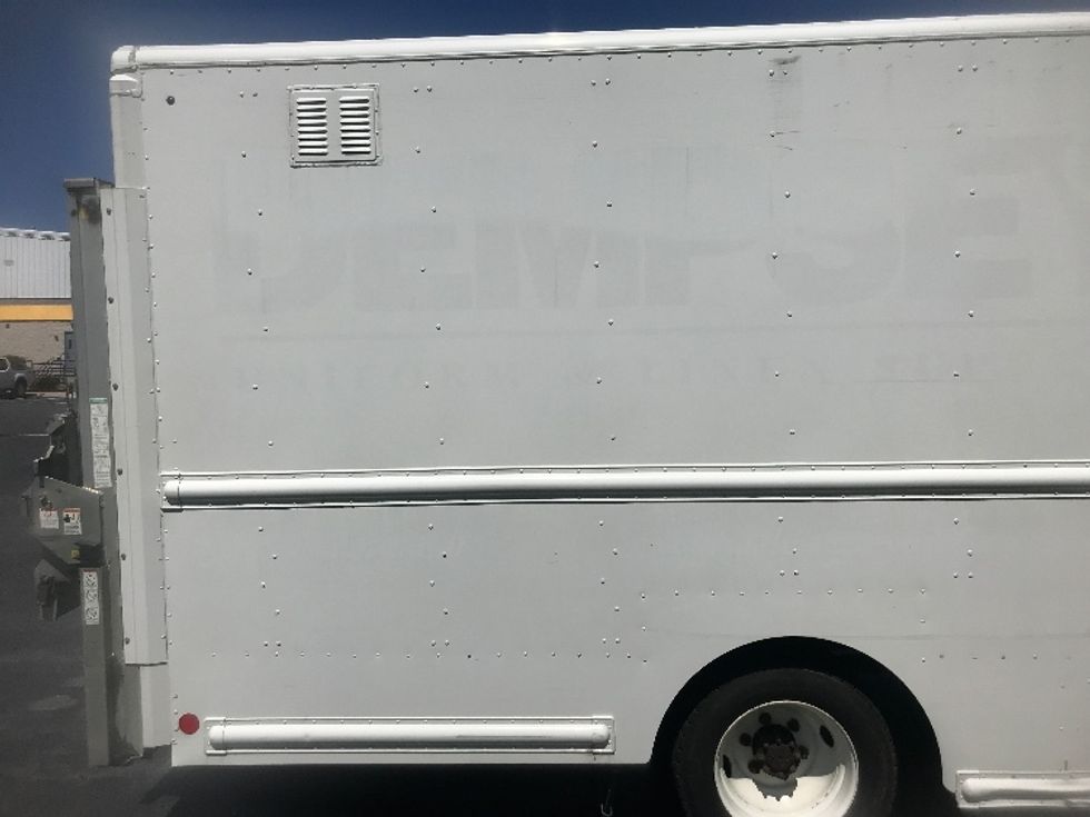 Walk-in Van (Step Van)-Light and Medium Duty Trucks-Freightliner-2017-MT45-Harrisburg-PA-221,101\n\t\tmiles-$ 39,000 - Image 14