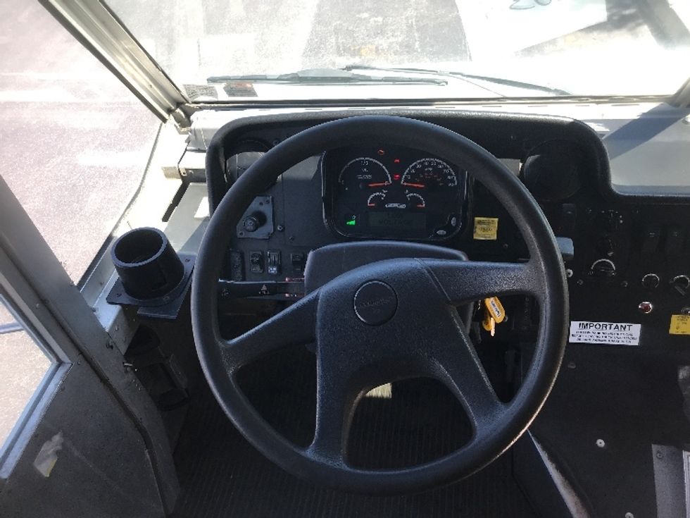 Walk-in Van (Step Van)-Light and Medium Duty Trucks-Freightliner-2017-MT45-Harrisburg-PA-221,101\n\t\tmiles-$ 39,000 - Image 17