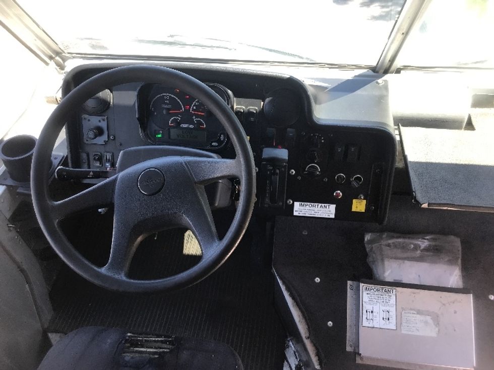 Walk-in Van (Step Van)-Light and Medium Duty Trucks-Freightliner-2017-MT45-Harrisburg-PA-221,101\n\t\tmiles-$ 39,000 - Image 18