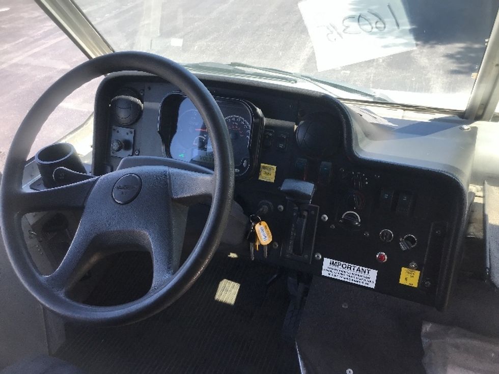 Walk-in Van (Step Van)-Light and Medium Duty Trucks-Freightliner-2017-MT45-Harrisburg-PA-221,101\n\t\tmiles-$ 39,000 - Image 25