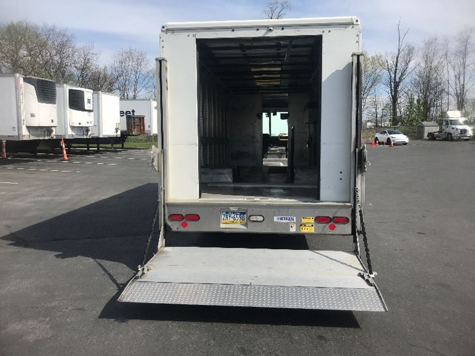Walk-in Van (Step Van)-Light and Medium Duty Trucks-Freightliner-2017-MT45-Harrisburg-PA-264,563\n\t\tmiles-$ 37,000 - Image 9