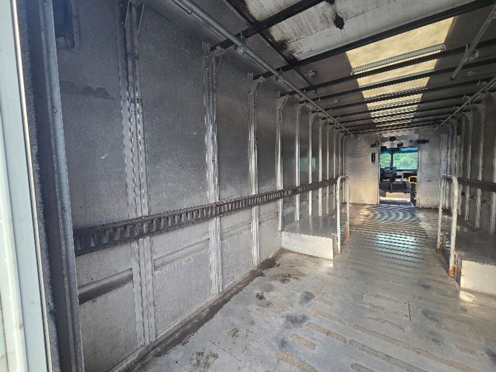 Walk-in Van (Step Van)-Light and Medium Duty Trucks-Freightliner-2017-MT45-White Deer-PA-148,004\n\t\tmiles-$ 42,250 - Image 10