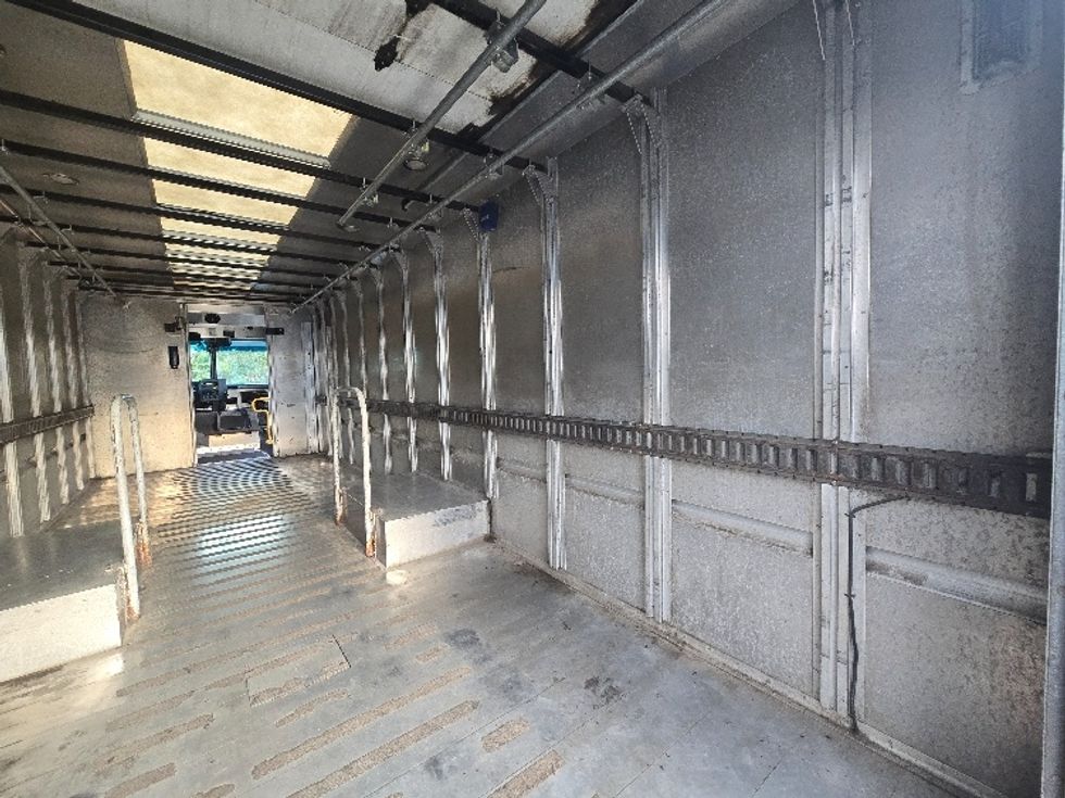 Walk-in Van (Step Van)-Light and Medium Duty Trucks-Freightliner-2017-MT45-White Deer-PA-148,004\n\t\tmiles-$ 42,250 - Image 11