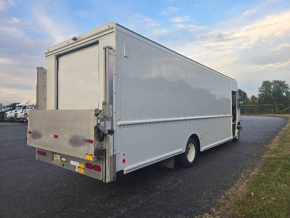 Walk-in Van (Step Van)-Light and Medium Duty Trucks-Freightliner-2017-MT45-White Deer-PA-148,004\n\t\tmiles-$ 42,250 - Image 12