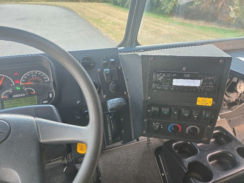 Walk-in Van (Step Van)-Light and Medium Duty Trucks-Freightliner-2017-MT45-White Deer-PA-148,004\n\t\tmiles-$ 42,250 - Image 15