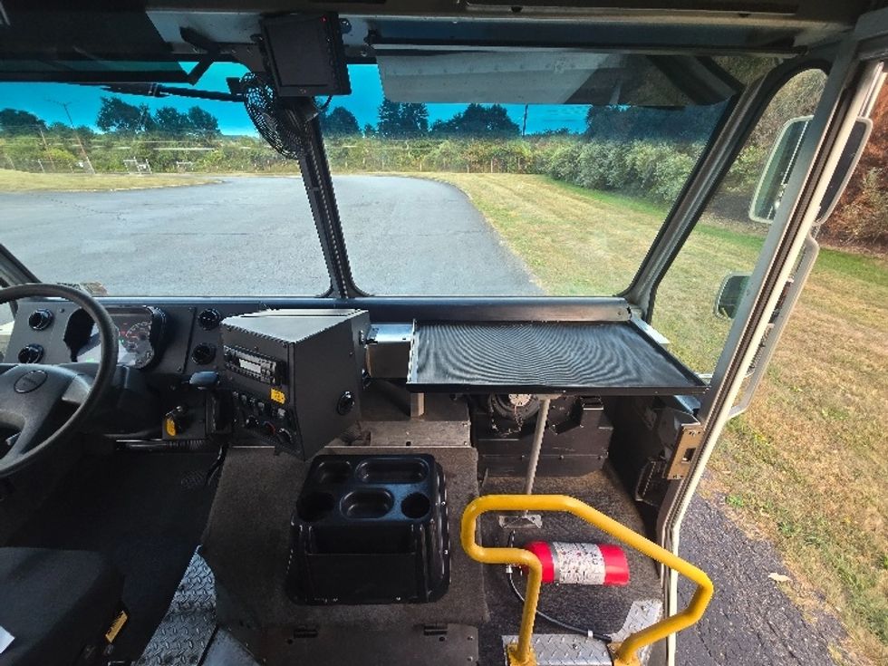 Walk-in Van (Step Van)-Light and Medium Duty Trucks-Freightliner-2017-MT45-White Deer-PA-148,004\n\t\tmiles-$ 42,250 - Image 18