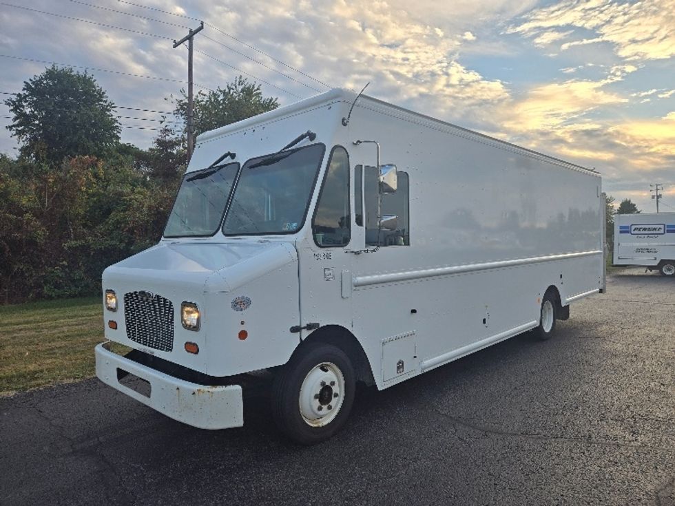 Walk-in Van (Step Van)-Light and Medium Duty Trucks-Freightliner-2017-MT45-White Deer-PA-148,004\n\t\tmiles-$ 42,250 - Image 3
