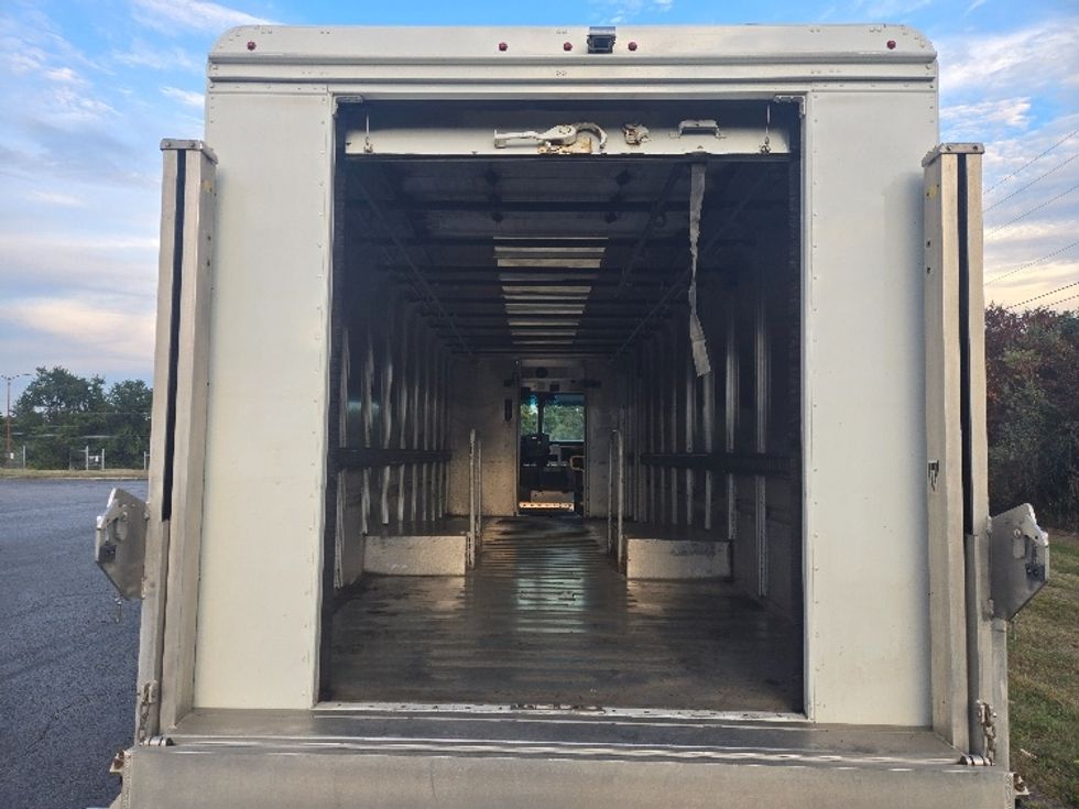 Walk-in Van (Step Van)-Light and Medium Duty Trucks-Freightliner-2017-MT45-White Deer-PA-148,004\n\t\tmiles-$ 42,250 - Image 7